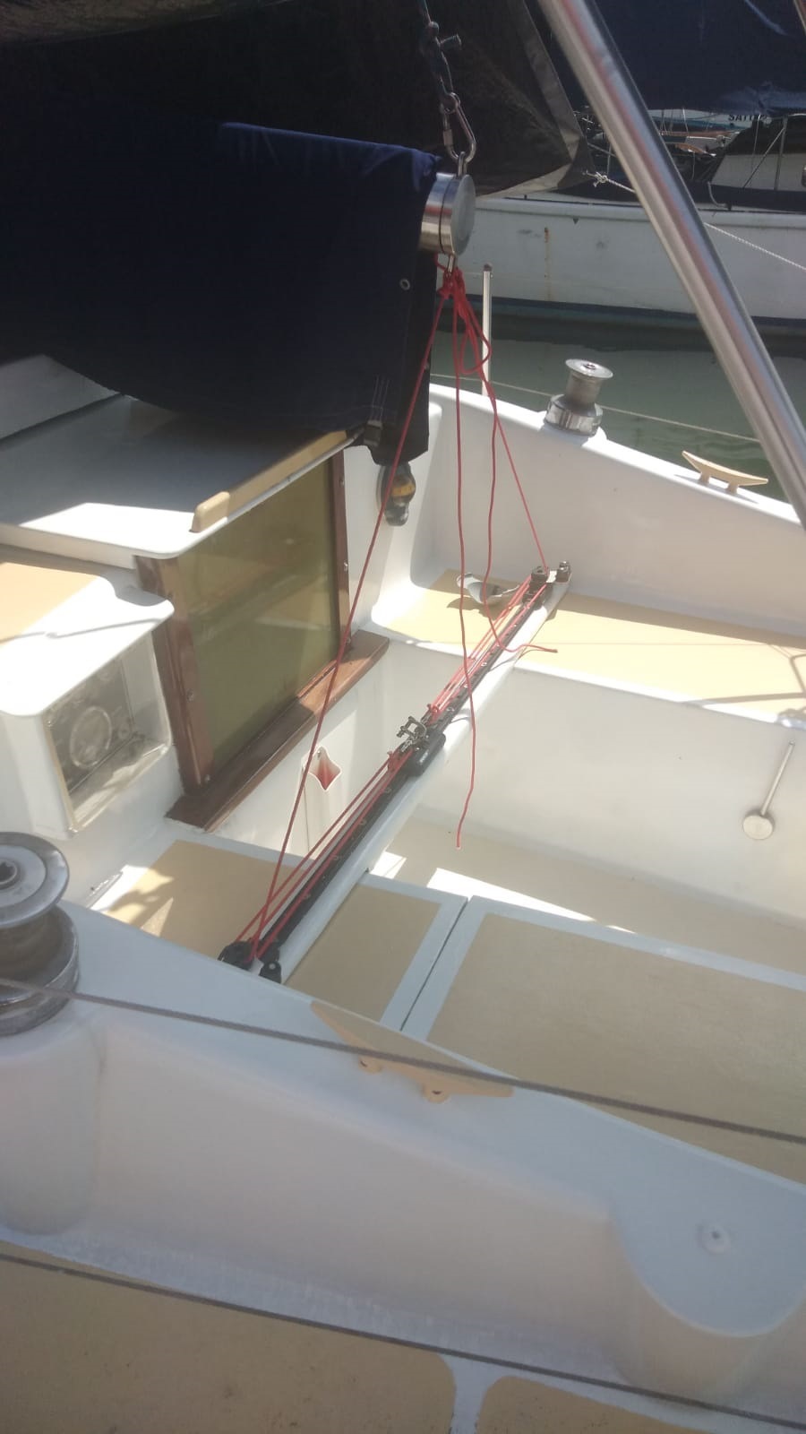 Sailboat 30 feet Helios S$28,000 - Asian Yachting Academy